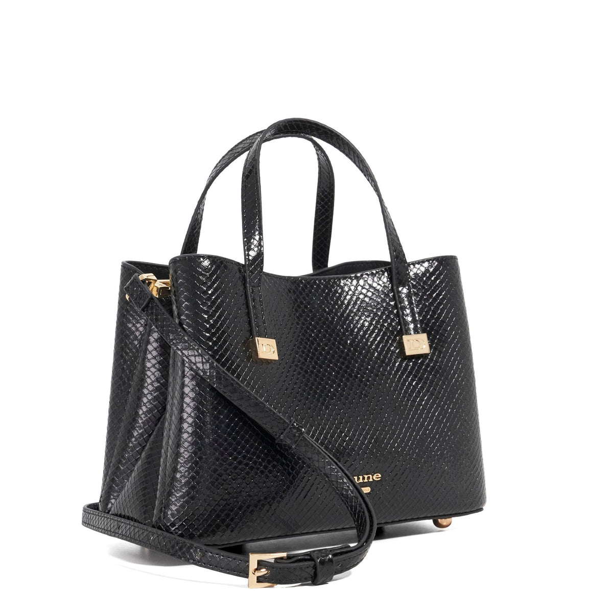 DOMINANTLY - BLACK